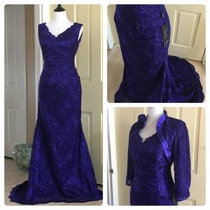 IZILADY Lace V-Neck Sheath Floor-Length Dress (10)